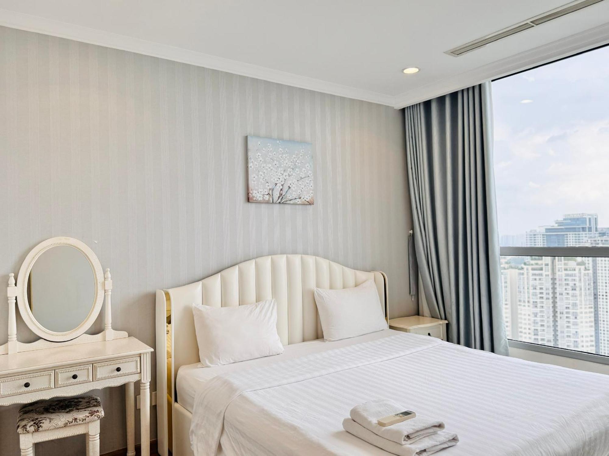Appartement Vinhomes Park Minhminh - Ho Dich Vu Landmark Cho Thue *