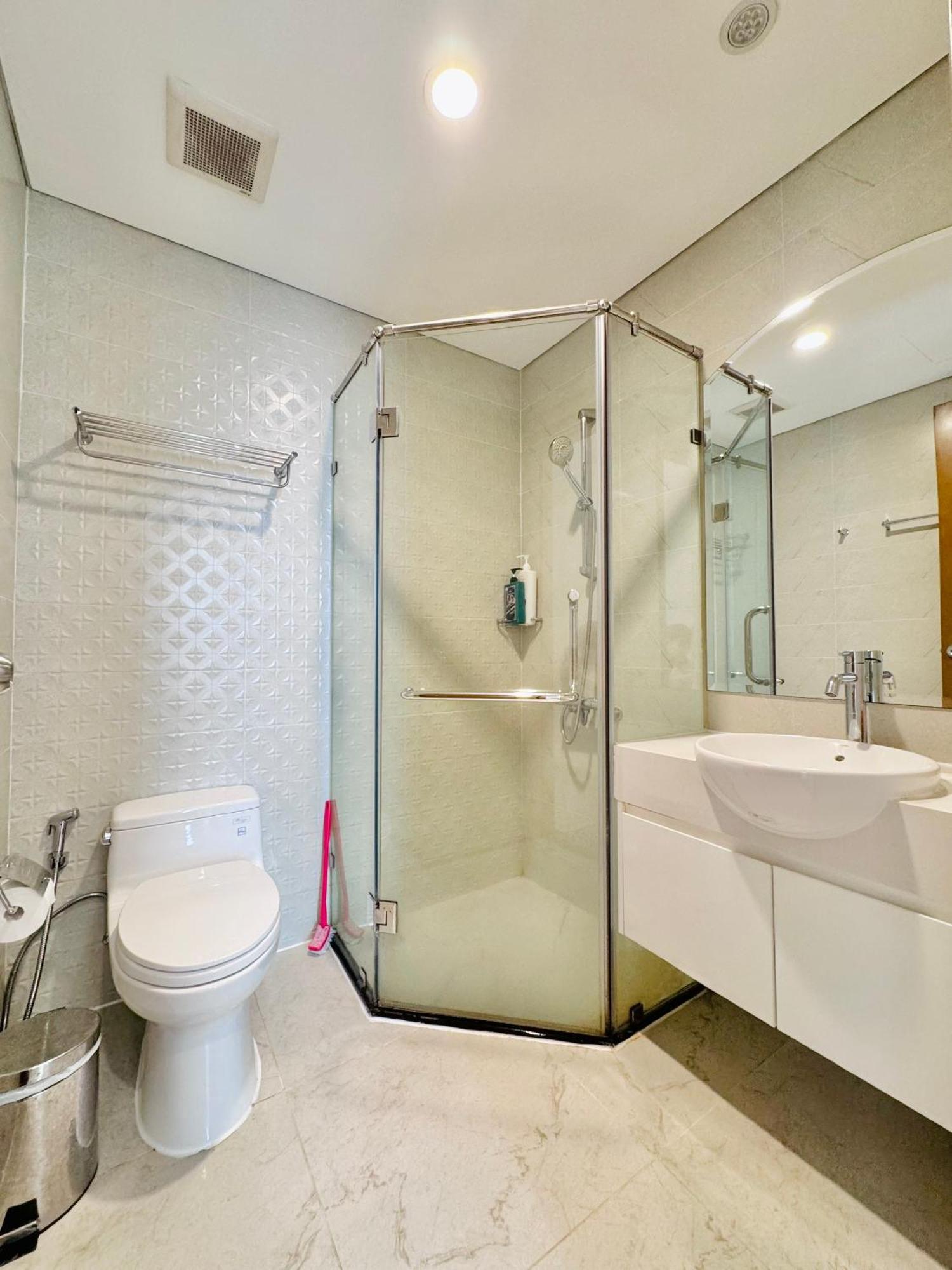 Appartement Vinhomes Park Minhminh - Ho Dich Vu Landmark Cho Thue *